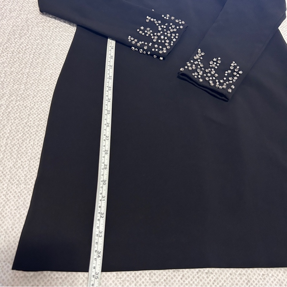 Black dress with fancy sleeves - Picture 8 of 9